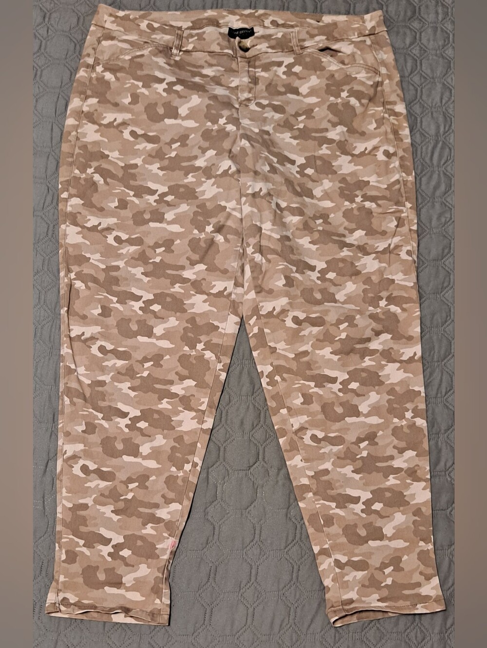 Lane Bryant Camo Print Stretch Pants Beige Camouflage Womens Sz 18